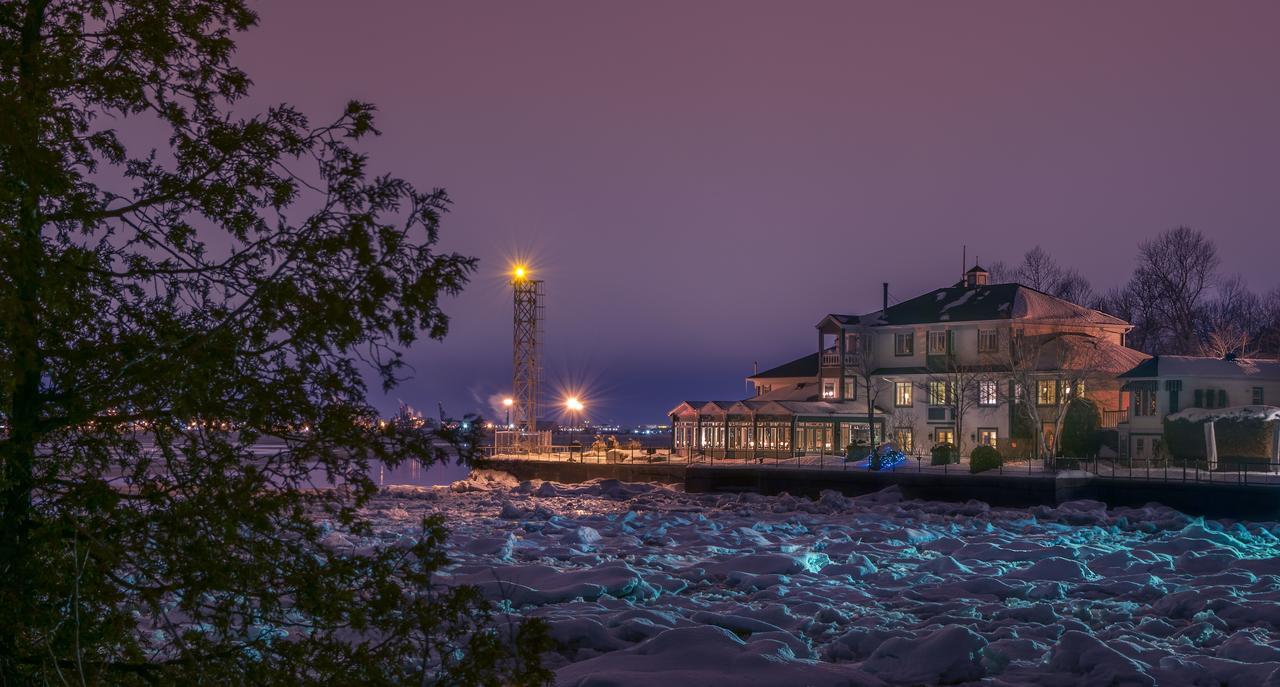 Goeliche Hotel Et Appartement Saint-Laurent-de-l'ile d'Orleans Exteriör bild