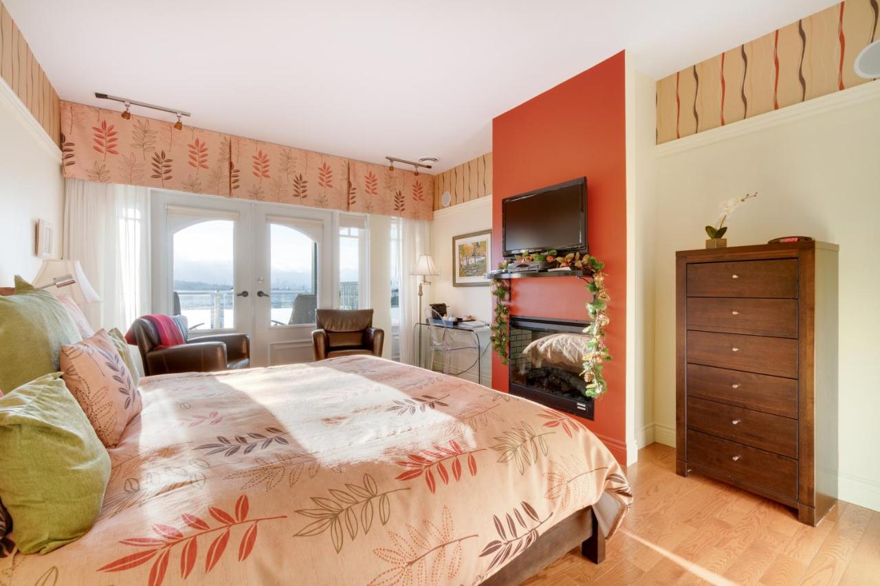 Goeliche Hotel Et Appartement Saint-Laurent-de-l'ile d'Orleans Exteriör bild